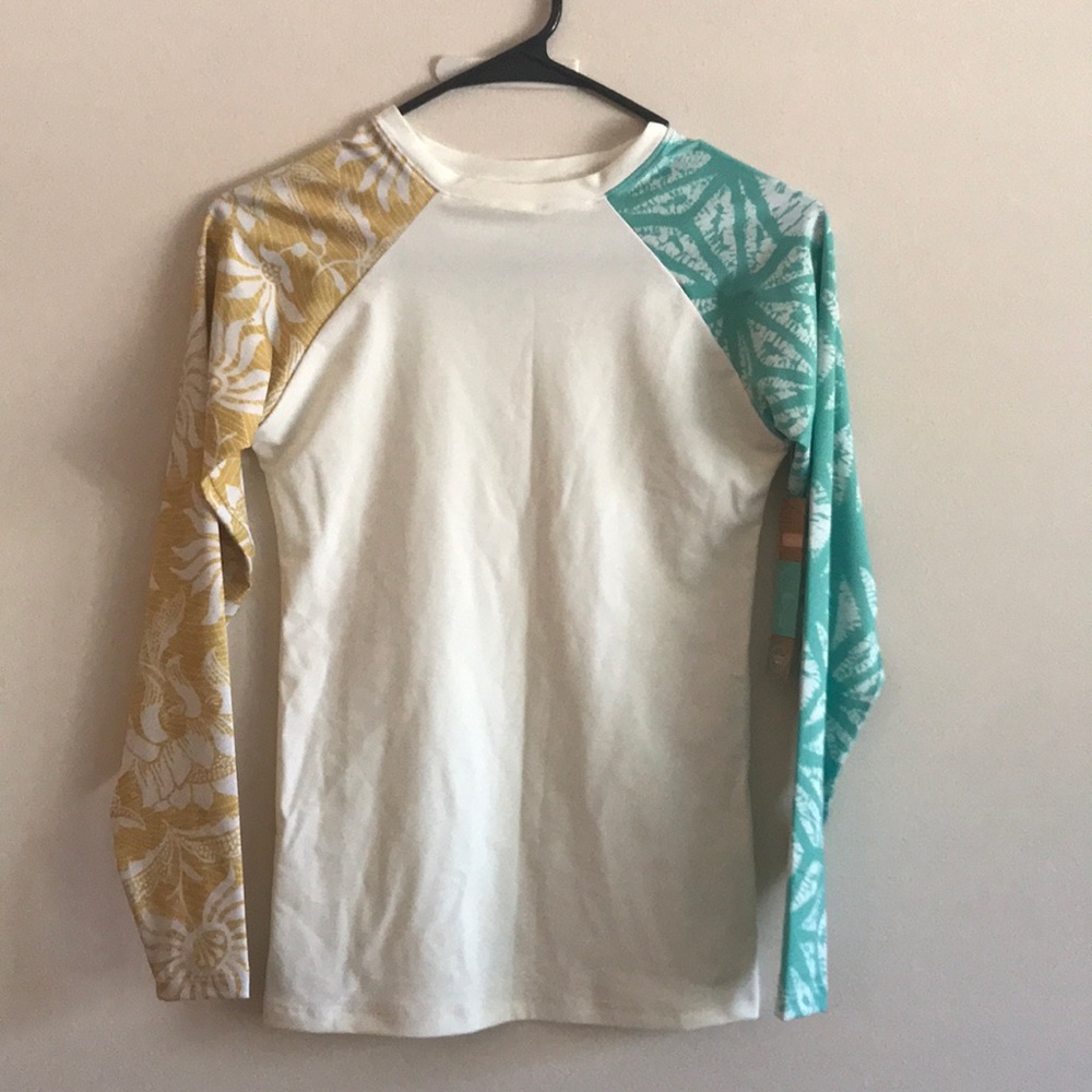 NWT Seea Printed, Long Sleeved Rashguard size M